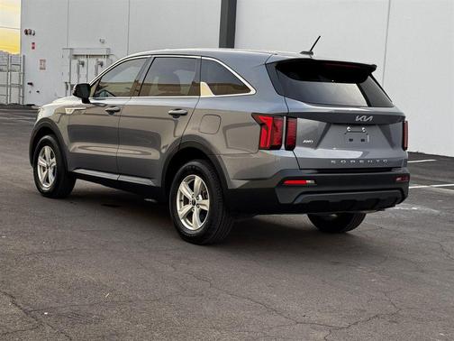 2022 Kia Sorento LX