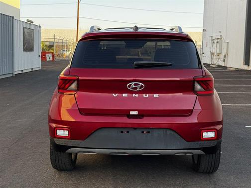 2024 Hyundai VENUE SEL