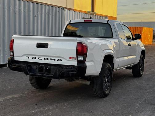 2022 Toyota Tacoma SR