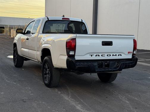 2022 Toyota Tacoma SR