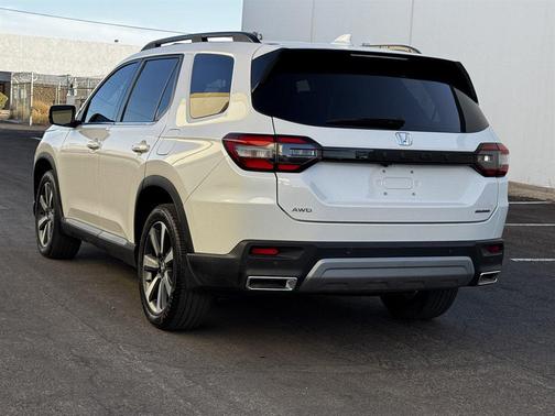 2023 Honda Pilot Touring 8-Passenger