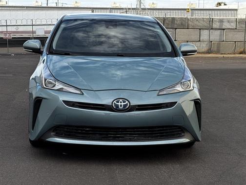 2020 Toyota Prius LE