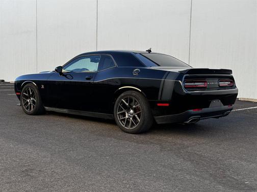 2016 Dodge Challenger R/T Scat Pack