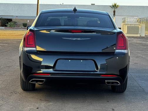 2023 Chrysler 300 Touring