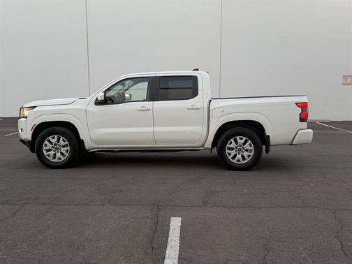 White 2024 Nissan Frontier SV