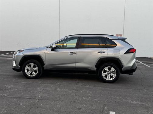 2021 Toyota RAV4 Hybrid LE