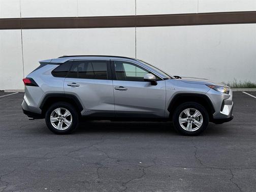 2021 Toyota RAV4 Hybrid LE