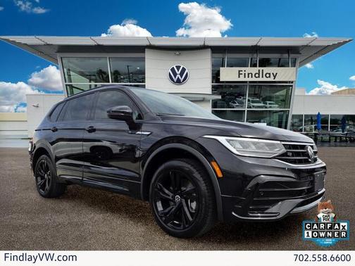 Deep Black Pearl Effect 2024 Volkswagen Tiguan 2.0T SE R-Line Black