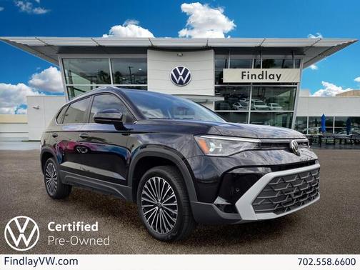 Deep Black Pearl Effect 2025 Volkswagen Taos 1.5T SE
