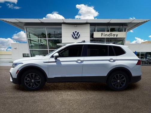Pure White 2022 Volkswagen Tiguan 2.0T SE