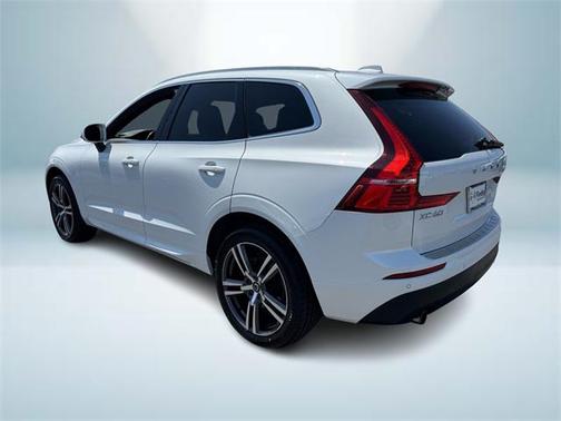 2020 Volvo XC60 T5 Momentum