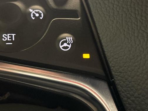 Sterling Gray Metallic 2023 Chevrolet Traverse LT Leather