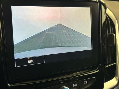 Sterling Gray Metallic 2023 Chevrolet Traverse LT Leather