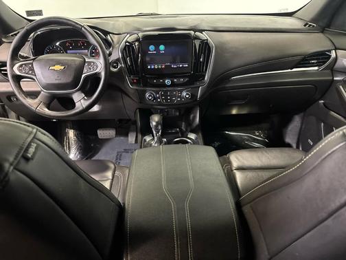 Sterling Gray Metallic 2023 Chevrolet Traverse LT Leather