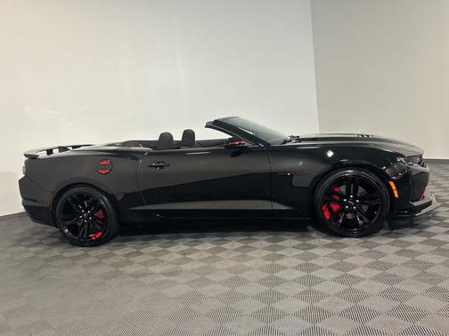 2023 Chevrolet Camaro RWD Convertible LT1