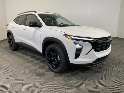 Summit White 2026 Chevrolet Trax LT