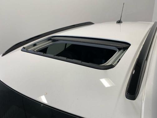 Summit White 2026 Chevrolet Trax LT