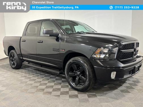 Brilliant Black Crystal Pearlcoat 2018 RAM 1500 Big Horn