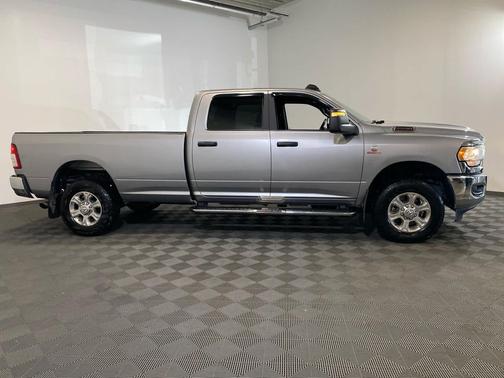2023 RAM 2500 Big Horn Crew Cab 4x4 8' Box