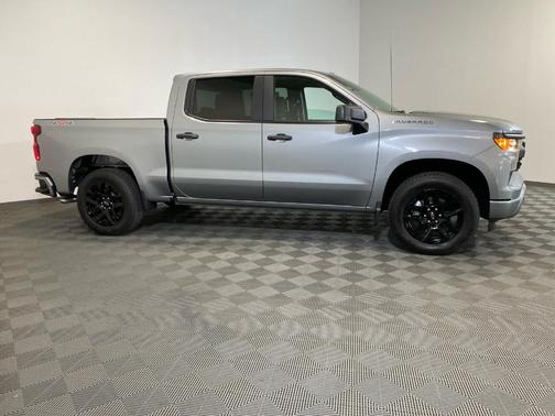 Sterling Gray Metallic 2026 Chevrolet Silverado 1500 Custom