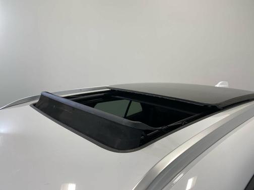 Summit White 2024 Chevrolet Blazer EV eAWD LT