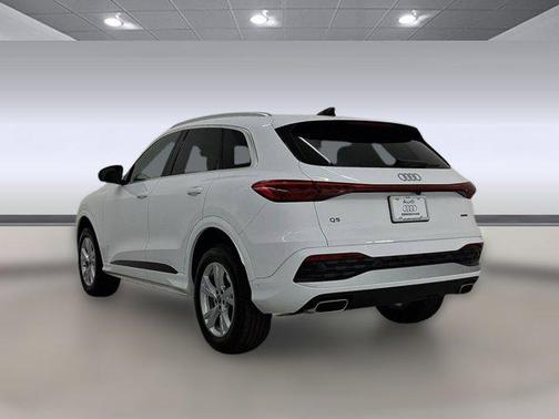 2025 Audi Q5 Premium TFSI quattro S tronic