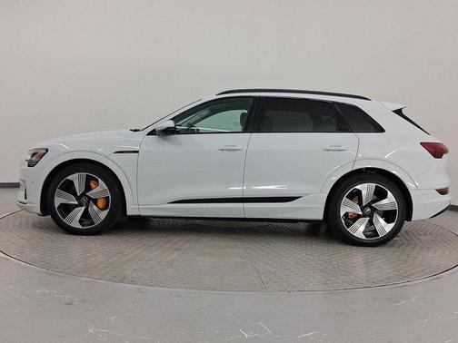 2022 Audi e-tron Premium Plus quattro