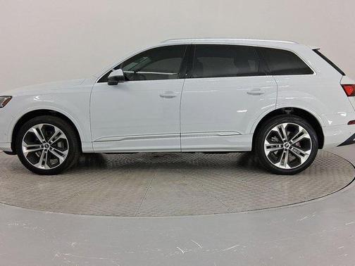 2024 Audi Q7 Premium Plus 55 TFSI quattro Tiptronic