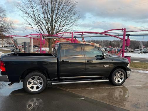 2018 RAM 1500 SLT