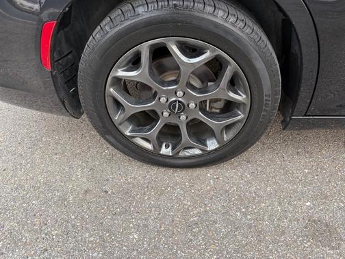 2018 Chrysler 300 Touring