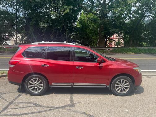 2013 Nissan Pathfinder SL