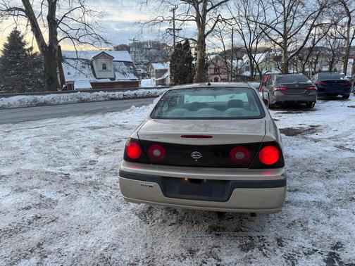 2005 Chevrolet Impala Base