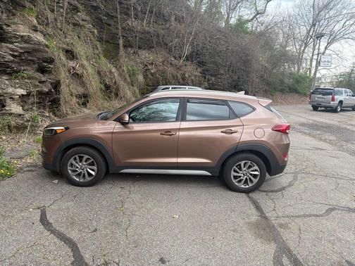 2017 Hyundai TUCSON SE Plus