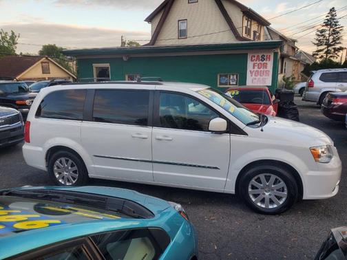 2015 Chrysler Town & Country Touring