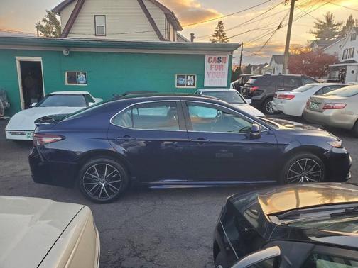 2022 Toyota Camry SE