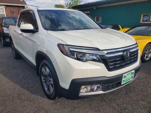 White 2019 Honda Ridgeline RTL-E