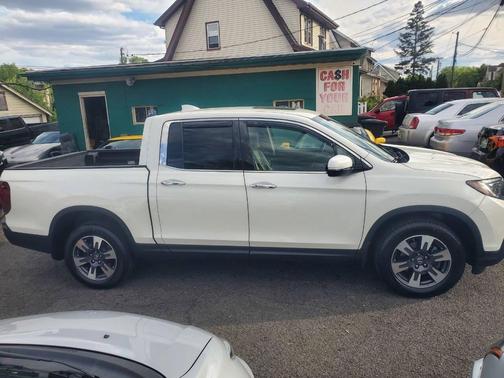 White 2019 Honda Ridgeline RTL-E