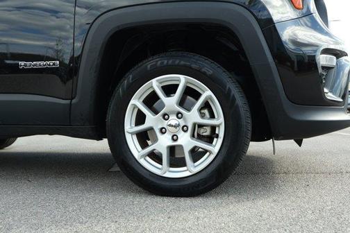 Black Clearcoat 2023 Jeep Renegade Latitude