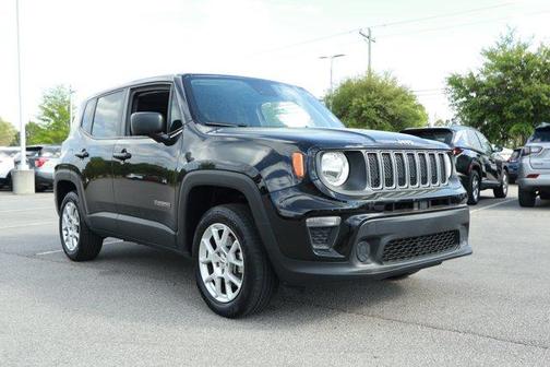 Black Clearcoat 2023 Jeep Renegade Latitude