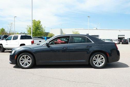 Black 2019 Chrysler 300 Touring