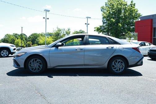 Metal 2024 Hyundai ELANTRA SEL