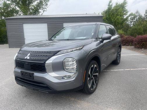 2023 Mitsubishi Outlander SE