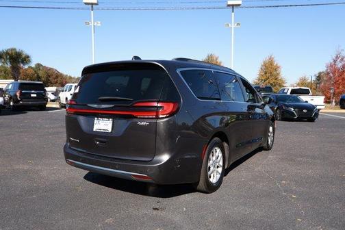 2022 Chrysler Pacifica Touring