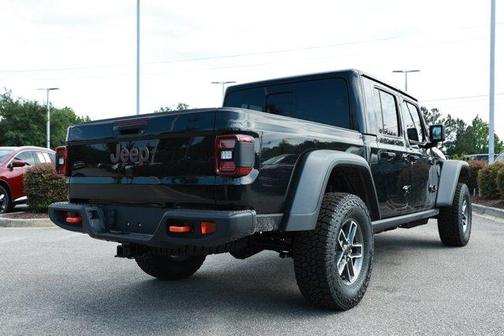 Black Clearcoat 2026 Jeep Gladiator Mojave