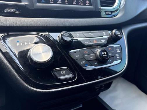 2020 Chrysler Pacifica Touring