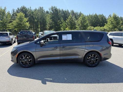 2020 Chrysler Pacifica Touring