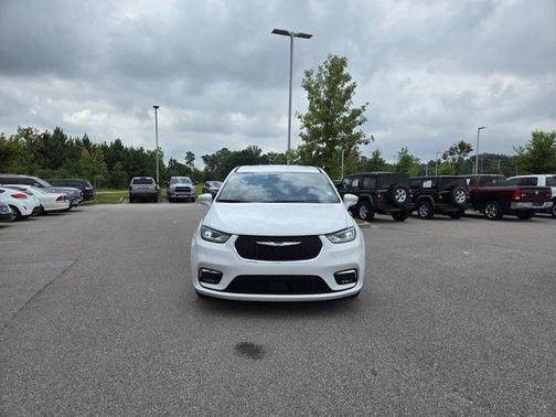 2022 Chrysler Pacifica Hybrid Touring L