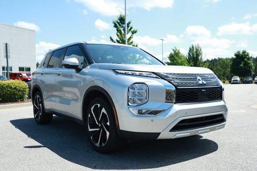 Gray 2024 Mitsubishi Outlander SE