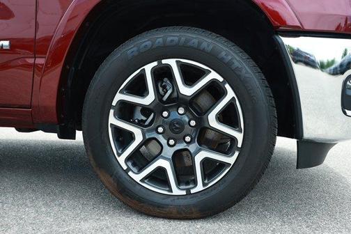 Delmonico Red Pearlcoat 2025 RAM 1500 Laramie