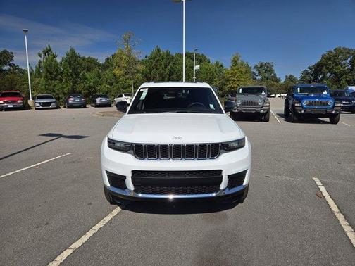 2025 Jeep Grand Cherokee L Laredo